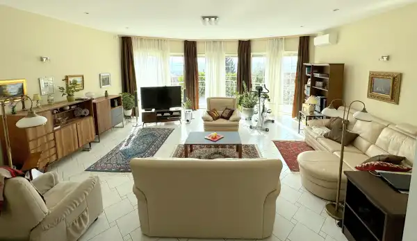Eladó családi ház, Budaörs 5+1 szoba 280 m² 309 M Ft